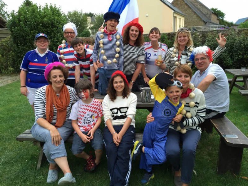 FAH LGF Frenchfancydress land2