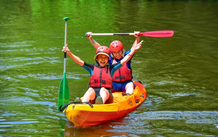 Mums kayaking at the chateau
